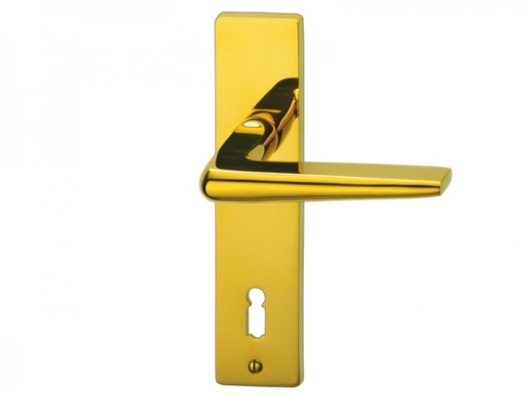 Дверные ручки на планке из латуни