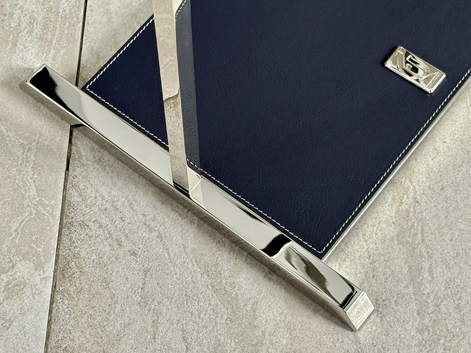 Напольная вешалка для одежды FURNITEK FG-092 из латуни и натуральной кожи полированный никель