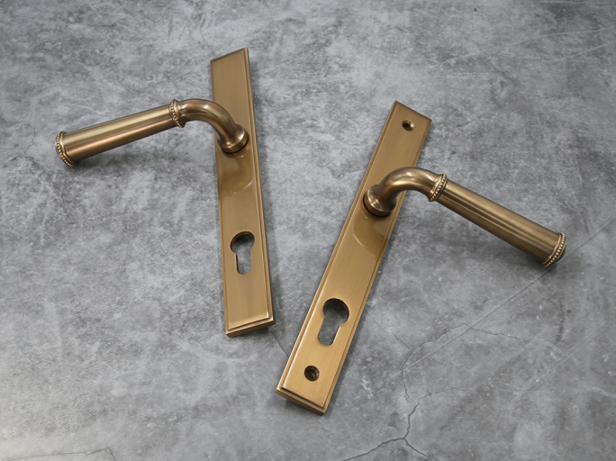 Ручка для балконной двери на узкой планке Frank Allart 7775597E01AA  матовая бронза