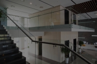 Изготовление ограждений лестниц из латуни и металла в Москве | Furnitek Group