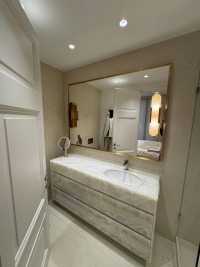 Зеркало в латунной раме